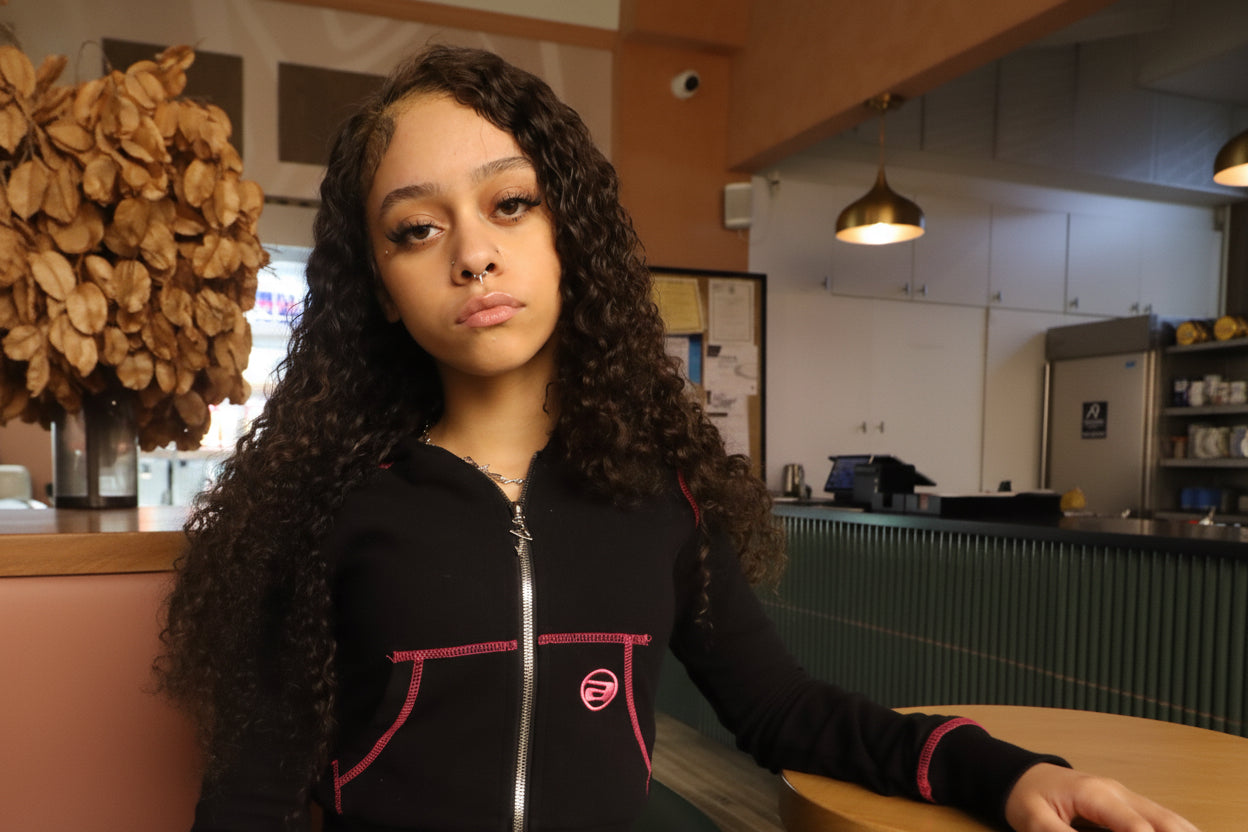 Onyx Zipup (black/pink)